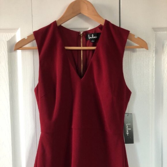 Lulu's Red Sleeveless V-Neck Lined Shift Dress - Picture 9 of 10